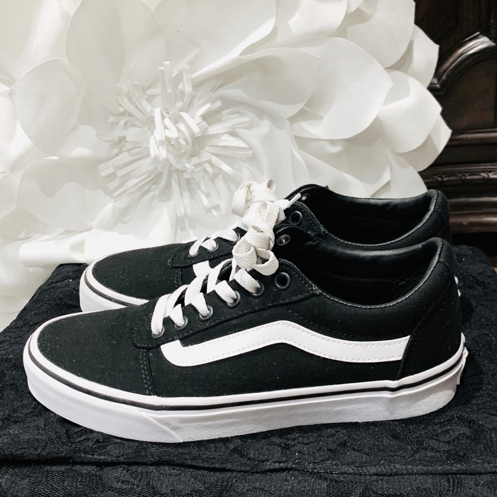 Vans Ward Off The Wall Black White Sneakers